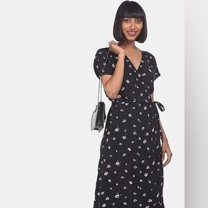💙2/$10 GAP Black Floral Midi Wrap Dress